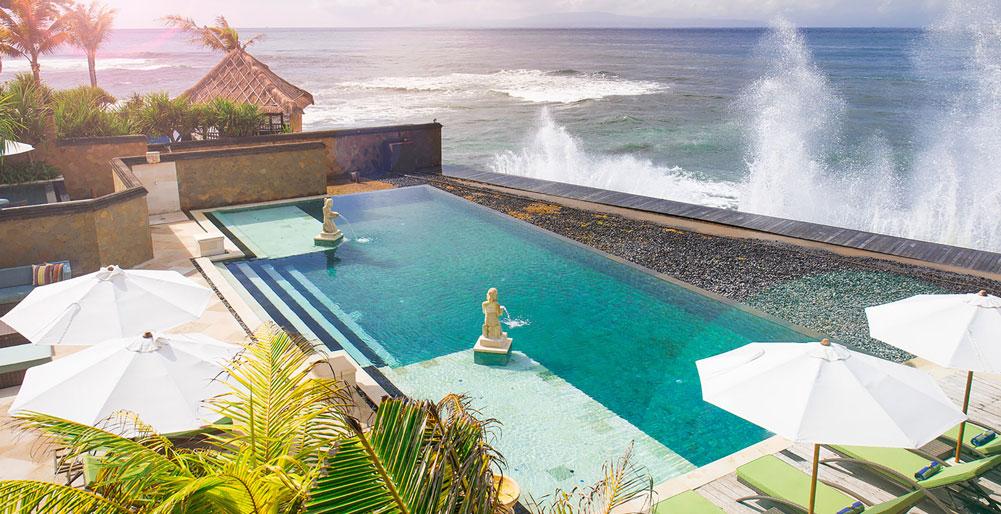 Villa Bayu Gita Beachfront - Beachfront Haven